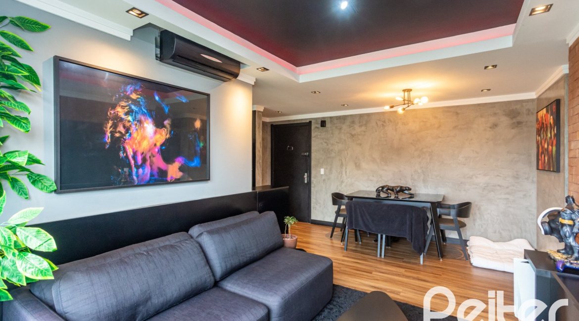 Apartamento à venda com 65m², 2 dormitórios, 1 suíte, 1 vaga, no bairro Cristal em PORTO ALEGRE