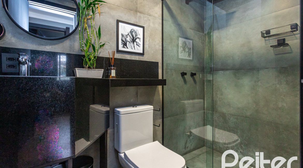 Apartamento à venda com 65m², 2 dormitórios, 1 suíte, 1 vaga, no bairro Cristal em PORTO ALEGRE