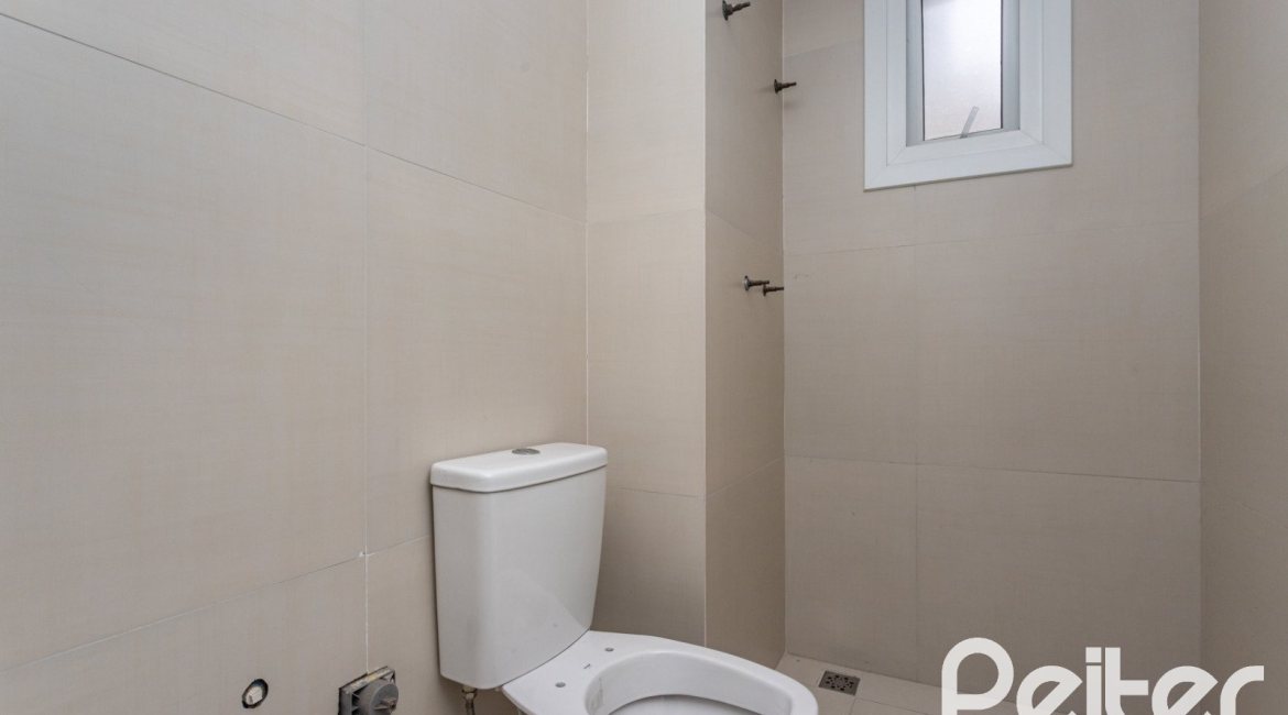 Cobertura à venda com 144m², 3 dormitórios, 1 suíte, 2 vagas, no bairro Menino Deus em Porto Alegre