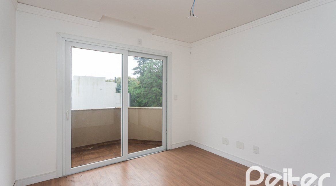 Cobertura à venda com 144m², 3 dormitórios, 1 suíte, 2 vagas, no bairro Menino Deus em Porto Alegre
