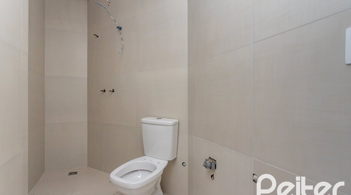 Cobertura à venda com 144m², 3 dormitórios, 1 suíte, 2 vagas, no bairro Menino Deus em Porto Alegre