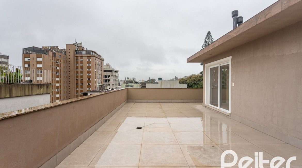 Cobertura à venda com 144m², 3 dormitórios, 1 suíte, 2 vagas, no bairro Menino Deus em Porto Alegre