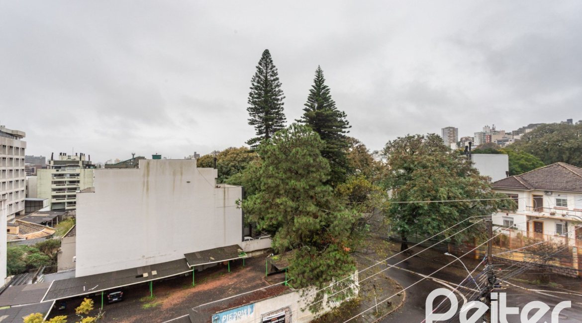 Cobertura à venda com 144m², 3 dormitórios, 1 suíte, 2 vagas, no bairro Menino Deus em Porto Alegre