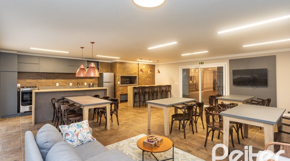 Cobertura à venda com 144m², 3 dormitórios, 1 suíte, 2 vagas, no bairro Menino Deus em Porto Alegre