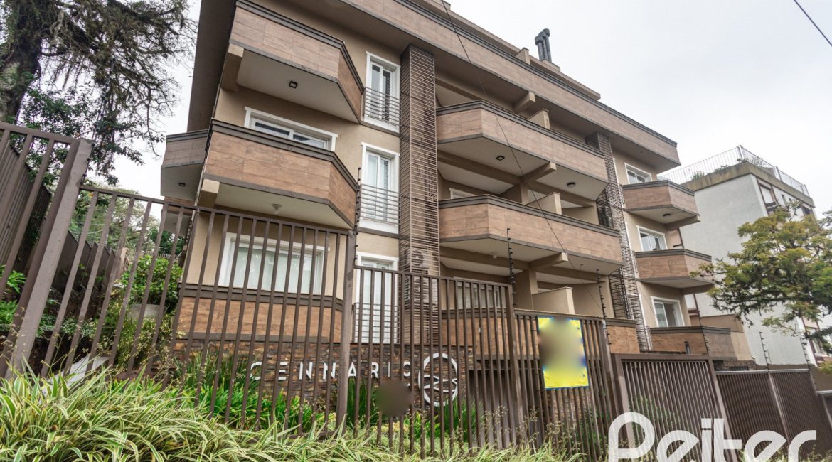 Cobertura à venda com 144m², 3 dormitórios, 1 suíte, 2 vagas, no bairro Menino Deus em Porto Alegre