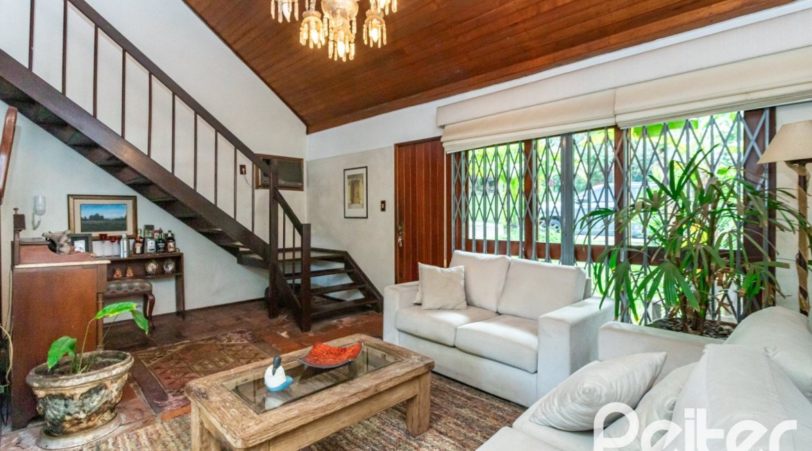 Casa em Condomínio à venda com 250m², 3 dormitórios, 1 suíte, 2 vagas, no bairro Ipanema em Porto Alegre