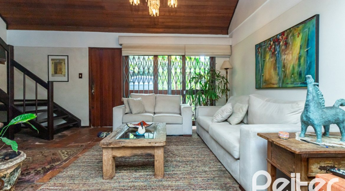 Casa em Condomínio à venda com 250m², 3 dormitórios, 1 suíte, 2 vagas, no bairro Ipanema em Porto Alegre