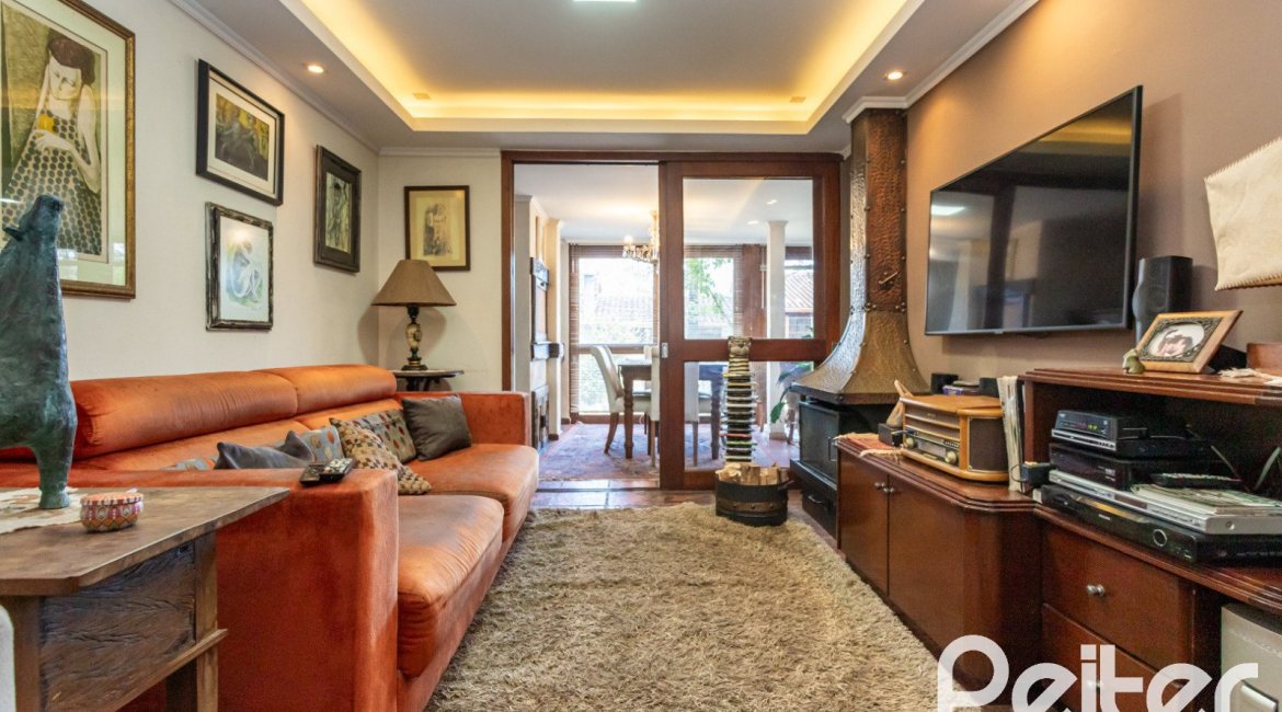 Casa em Condomínio à venda com 250m², 3 dormitórios, 1 suíte, 2 vagas, no bairro Ipanema em Porto Alegre
