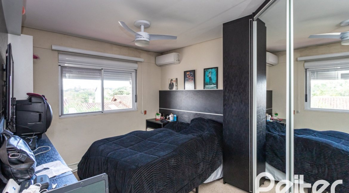 Casa em Condomínio à venda com 250m², 3 dormitórios, 1 suíte, 2 vagas, no bairro Ipanema em Porto Alegre