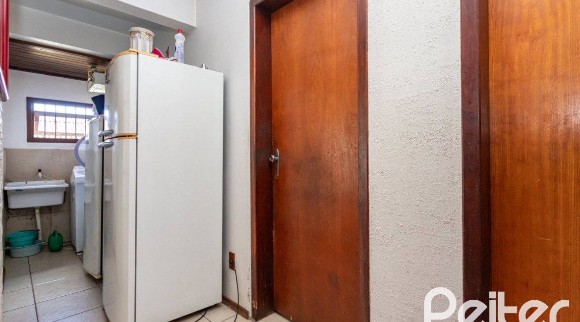 Casa em Condomínio à venda com 250m², 3 dormitórios, 1 suíte, 2 vagas, no bairro Ipanema em Porto Alegre