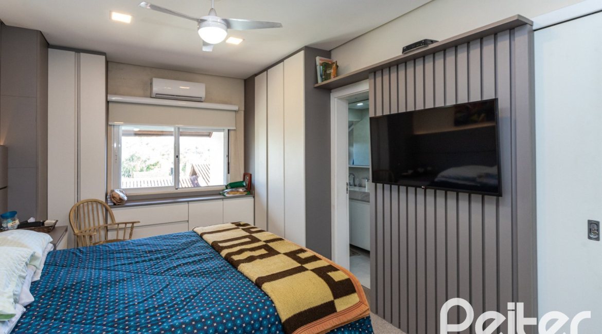 Casa em Condomínio à venda com 250m², 3 dormitórios, 1 suíte, 2 vagas, no bairro Ipanema em Porto Alegre