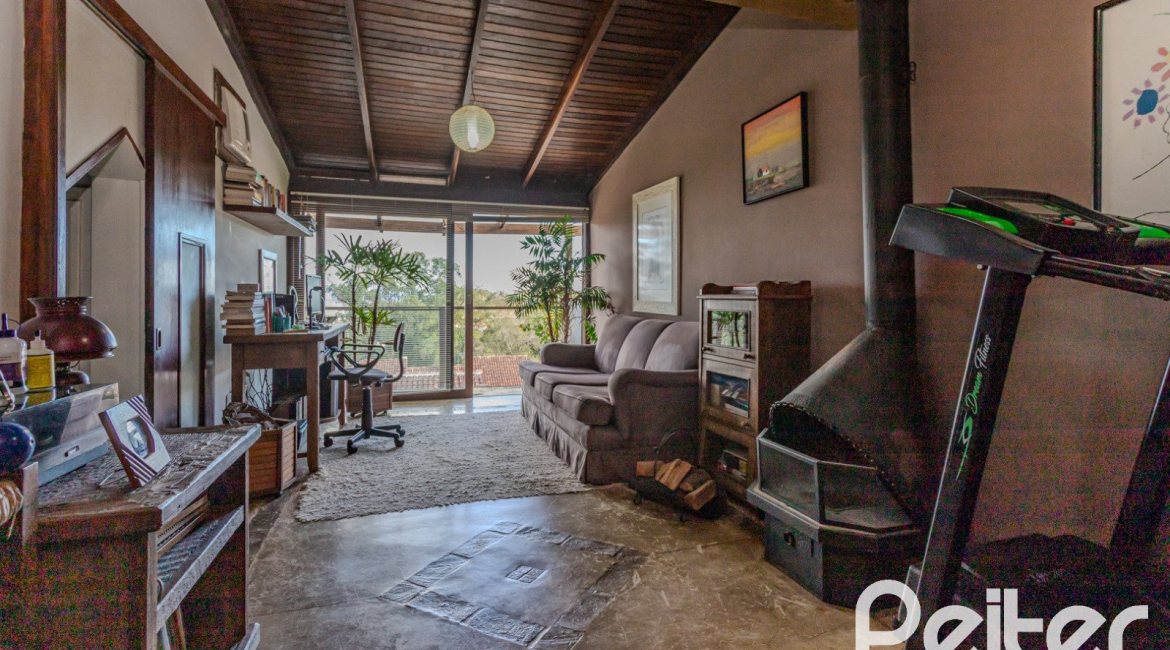 Casa em Condomínio à venda com 250m², 3 dormitórios, 1 suíte, 2 vagas, no bairro Ipanema em Porto Alegre
