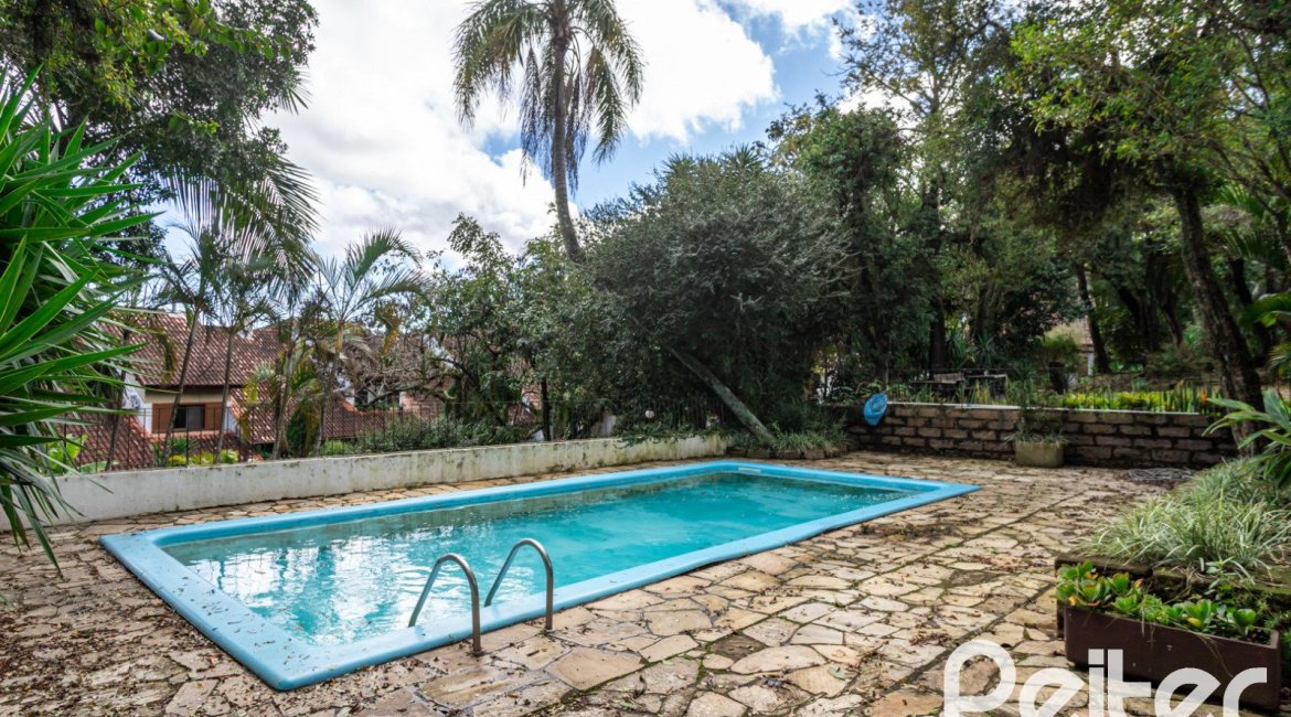 Casa em Condomínio à venda com 250m², 3 dormitórios, 1 suíte, 2 vagas, no bairro Ipanema em Porto Alegre