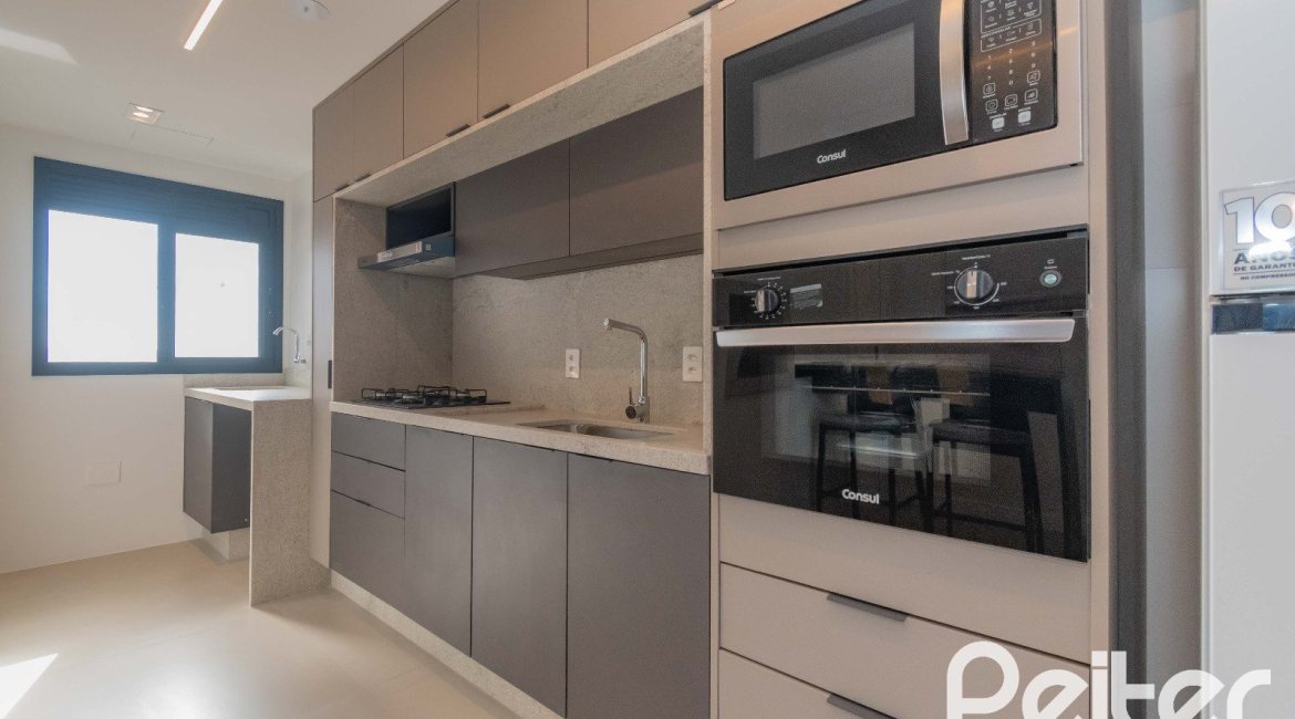 Apartamento à venda com 82m², 3 dormitórios, 1 suíte, 2 vagas, no bairro Tristeza em Porto Alegre