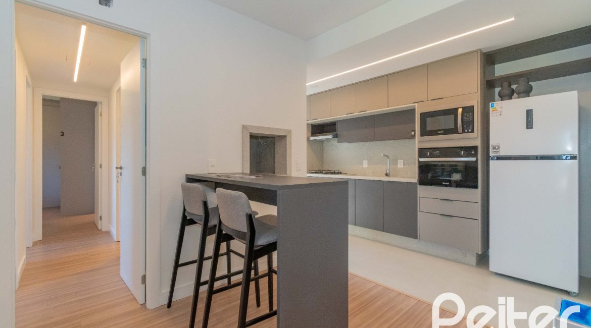 Apartamento à venda com 82m², 3 dormitórios, 1 suíte, 2 vagas, no bairro Tristeza em Porto Alegre