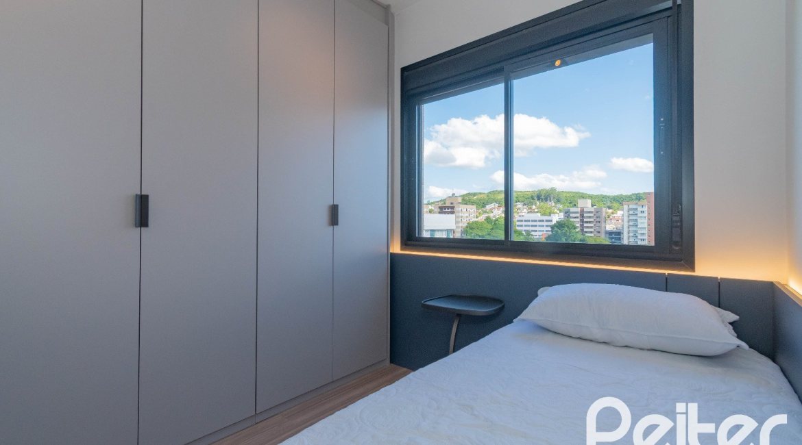 Apartamento à venda com 82m², 3 dormitórios, 1 suíte, 2 vagas, no bairro Tristeza em Porto Alegre