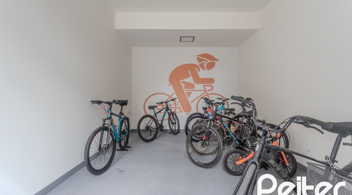Apartamento à venda com 82m², 3 dormitórios, 1 suíte, 2 vagas, no bairro Tristeza em Porto Alegre