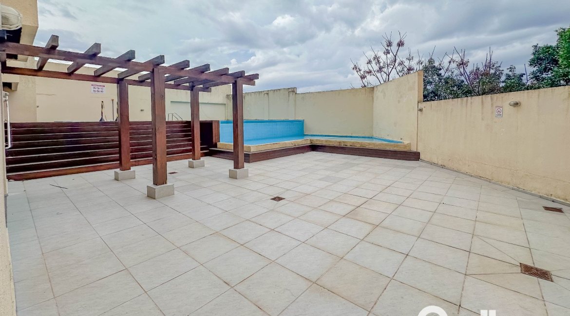 Apartamento à venda com 42m², 2 dormitórios, 1 vaga, no bairro Cavalhada em Porto Alegre