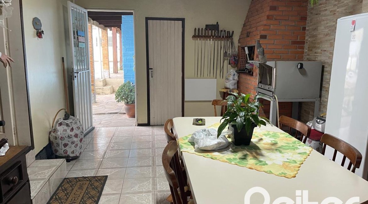 Terreno à venda com 572m², no bairro Vila Nova em Porto Alegre