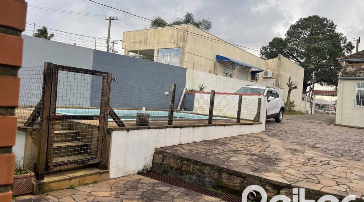 Terreno à venda com 572m², no bairro Vila Nova em Porto Alegre