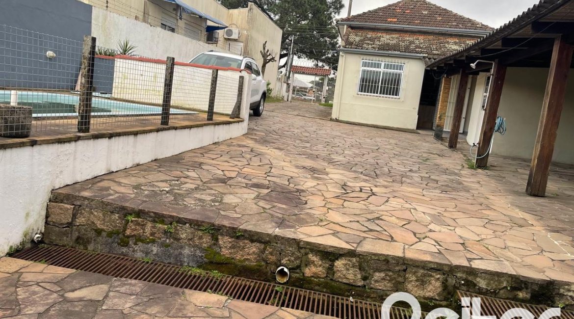 Terreno à venda com 572m², no bairro Vila Nova em Porto Alegre