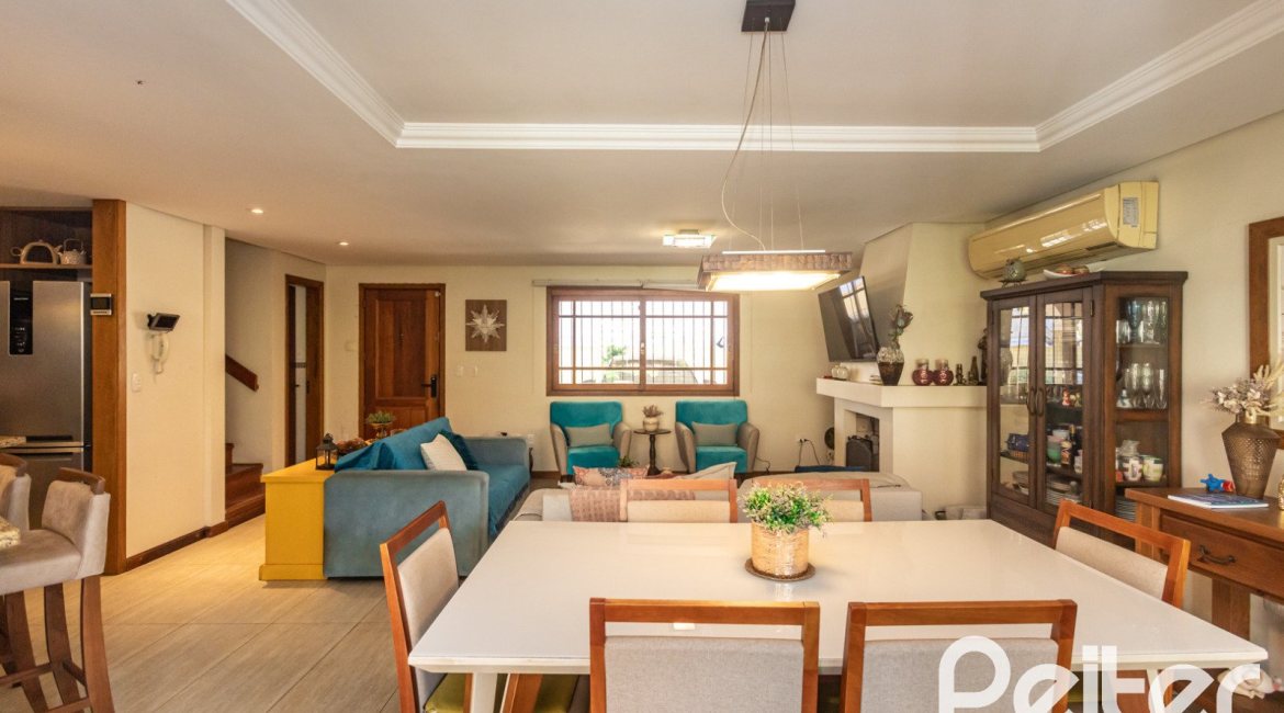 Casa em Condomínio à venda com 257m², 4 dormitórios, 4 suítes, 3 vagas, no bairro Tristeza em Porto Alegre
