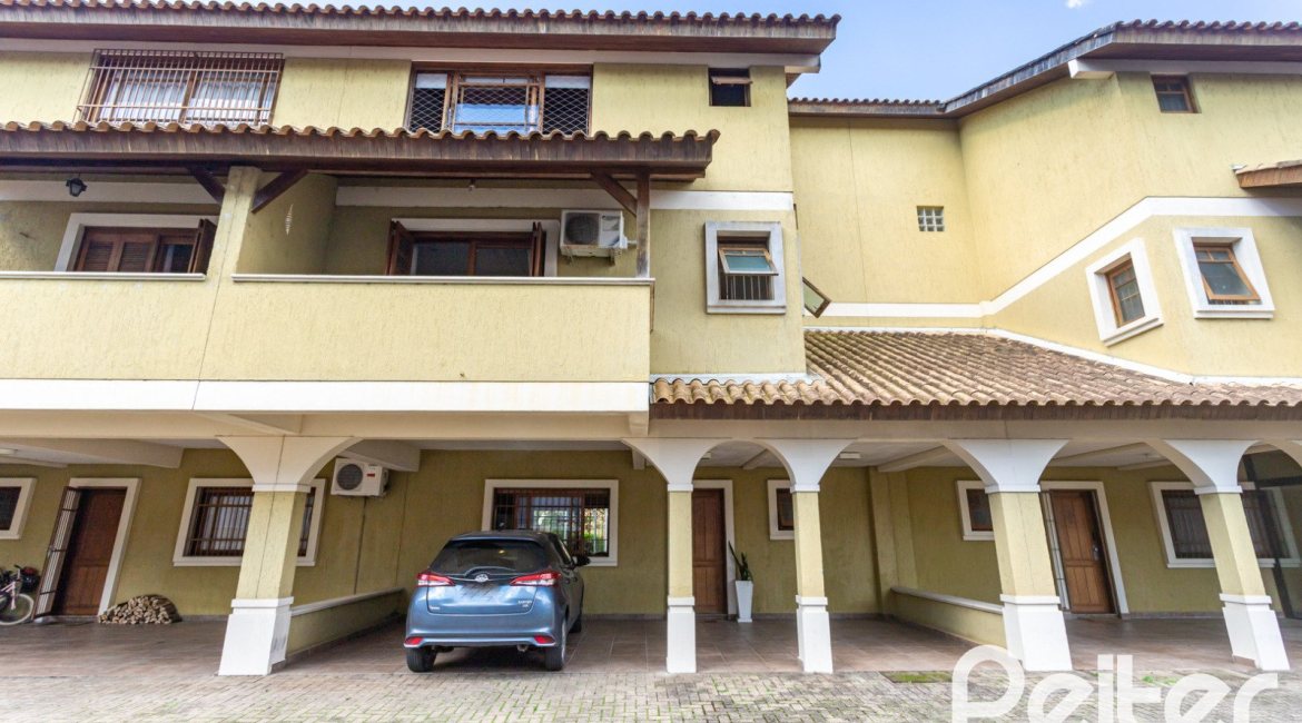 Casa em Condomínio à venda com 257m², 4 dormitórios, 4 suítes, 3 vagas, no bairro Tristeza em Porto Alegre