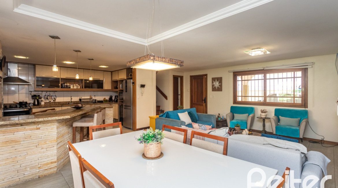 Casa em Condomínio à venda com 257m², 4 dormitórios, 4 suítes, 3 vagas, no bairro Tristeza em Porto Alegre