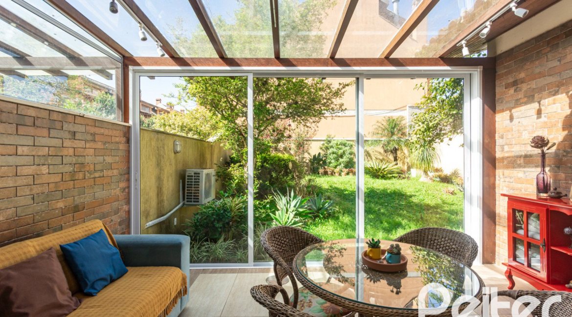 Casa em Condomínio à venda com 257m², 4 dormitórios, 4 suítes, 3 vagas, no bairro Tristeza em Porto Alegre