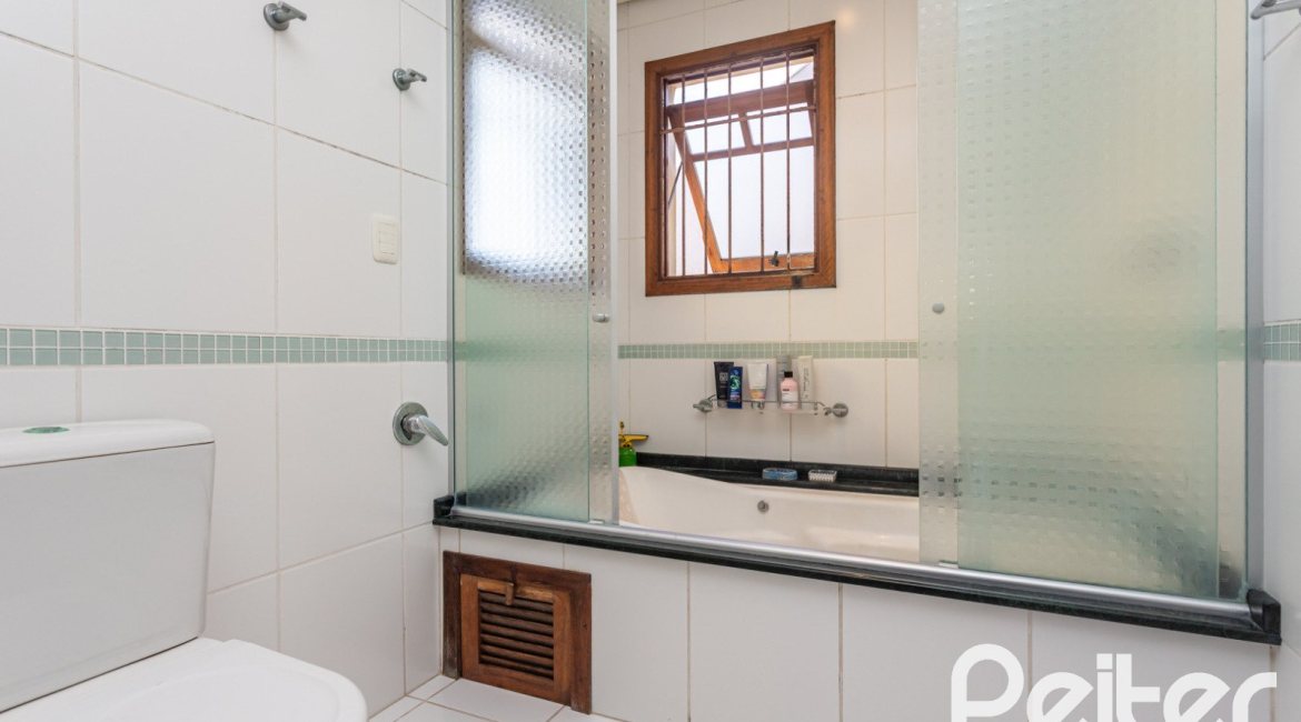 Casa em Condomínio à venda com 257m², 4 dormitórios, 4 suítes, 3 vagas, no bairro Tristeza em Porto Alegre