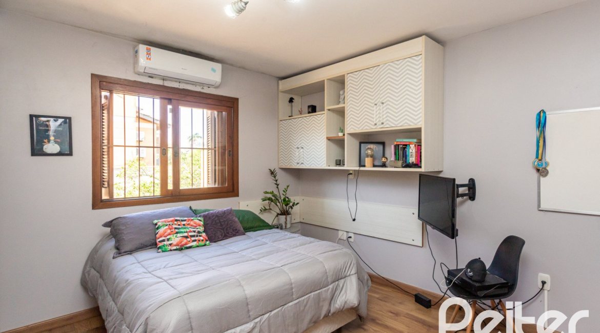 Casa em Condomínio à venda com 257m², 4 dormitórios, 4 suítes, 3 vagas, no bairro Tristeza em Porto Alegre