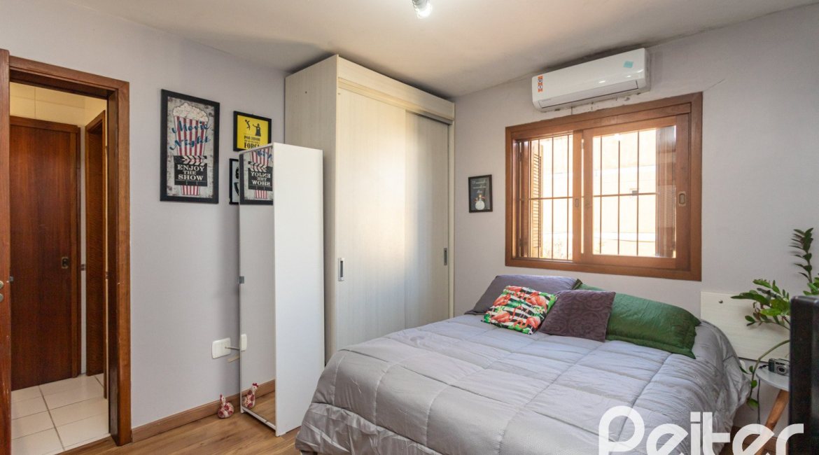 Casa em Condomínio à venda com 257m², 4 dormitórios, 4 suítes, 3 vagas, no bairro Tristeza em Porto Alegre