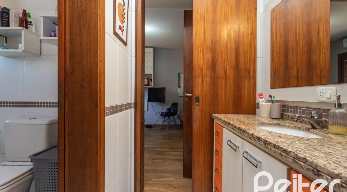 Casa em Condomínio à venda com 257m², 4 dormitórios, 4 suítes, 3 vagas, no bairro Tristeza em Porto Alegre