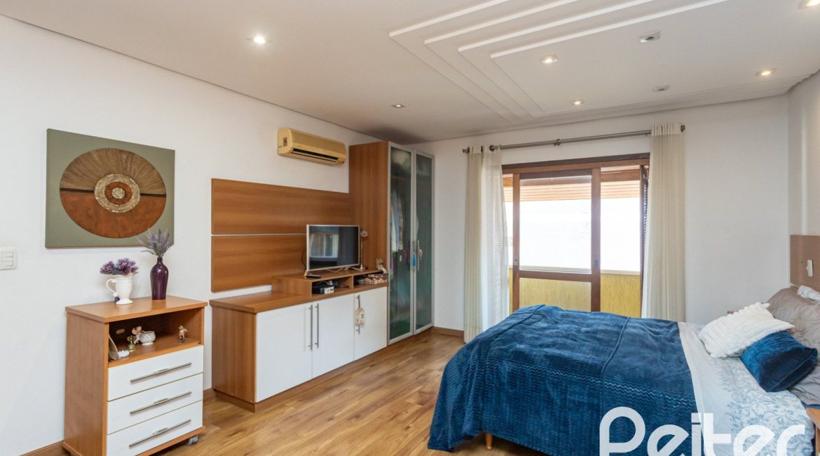 Casa em Condomínio à venda com 257m², 4 dormitórios, 4 suítes, 3 vagas, no bairro Tristeza em Porto Alegre
