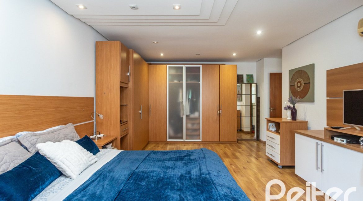Casa em Condomínio à venda com 257m², 4 dormitórios, 4 suítes, 3 vagas, no bairro Tristeza em Porto Alegre