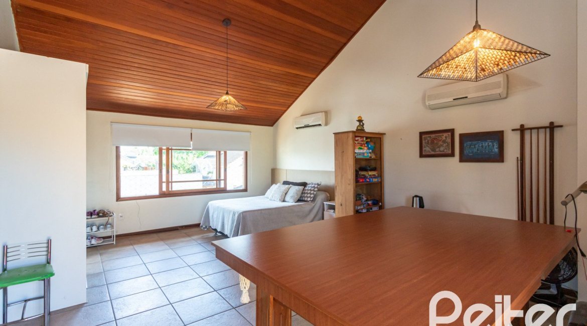 Casa em Condomínio à venda com 257m², 4 dormitórios, 4 suítes, 3 vagas, no bairro Tristeza em Porto Alegre