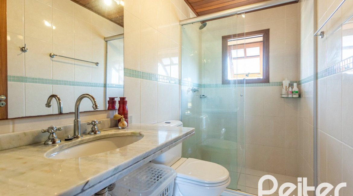 Casa em Condomínio à venda com 257m², 4 dormitórios, 4 suítes, 3 vagas, no bairro Tristeza em Porto Alegre