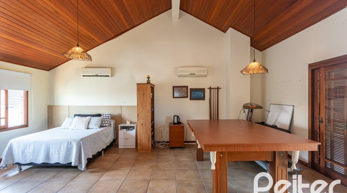 Casa em Condomínio à venda com 257m², 4 dormitórios, 4 suítes, 3 vagas, no bairro Tristeza em Porto Alegre