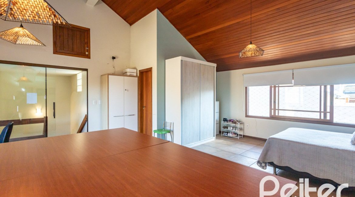 Casa em Condomínio à venda com 257m², 4 dormitórios, 4 suítes, 3 vagas, no bairro Tristeza em Porto Alegre