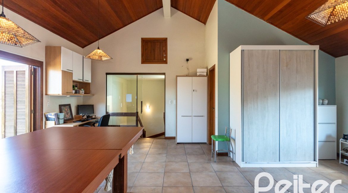 Casa em Condomínio à venda com 257m², 4 dormitórios, 4 suítes, 3 vagas, no bairro Tristeza em Porto Alegre