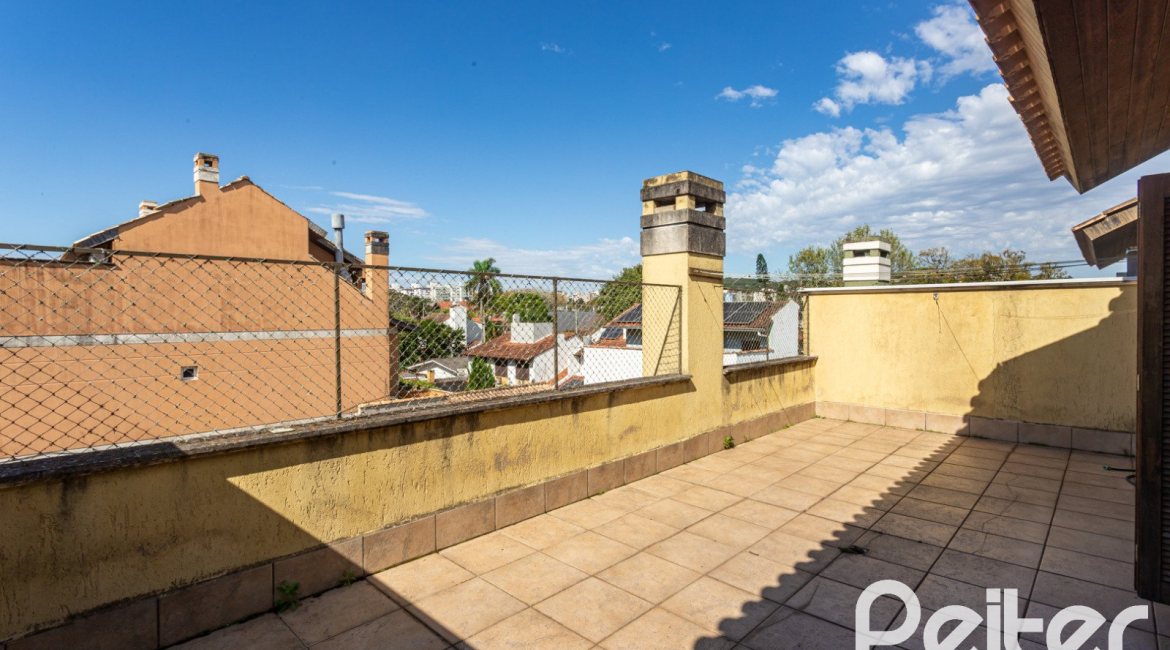 Casa em Condomínio à venda com 257m², 4 dormitórios, 4 suítes, 3 vagas, no bairro Tristeza em Porto Alegre
