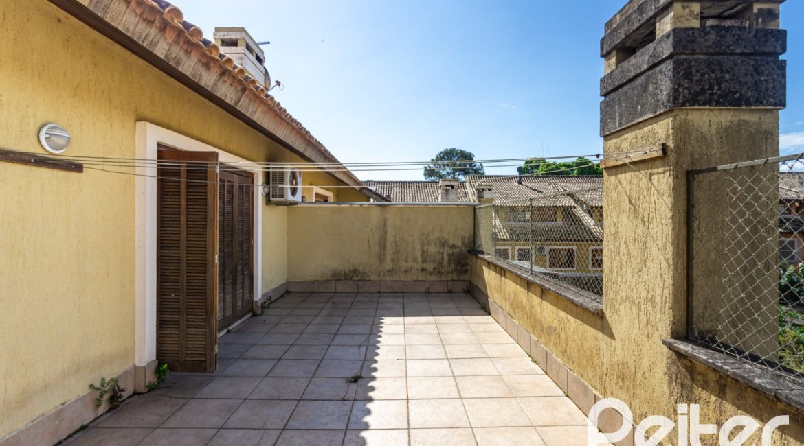 Casa em Condomínio à venda com 257m², 4 dormitórios, 4 suítes, 3 vagas, no bairro Tristeza em Porto Alegre