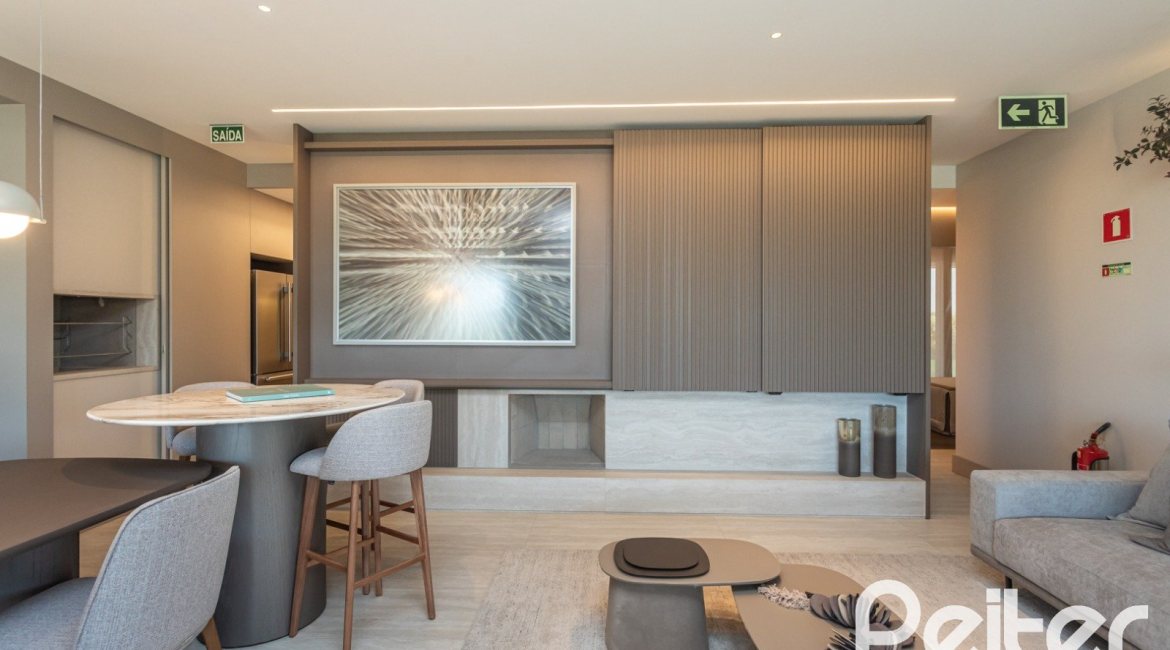 Apartamento à venda com 176m², 4 dormitórios, 4 suítes, 3 vagas, no bairro Golden Lake em Porto Alegre