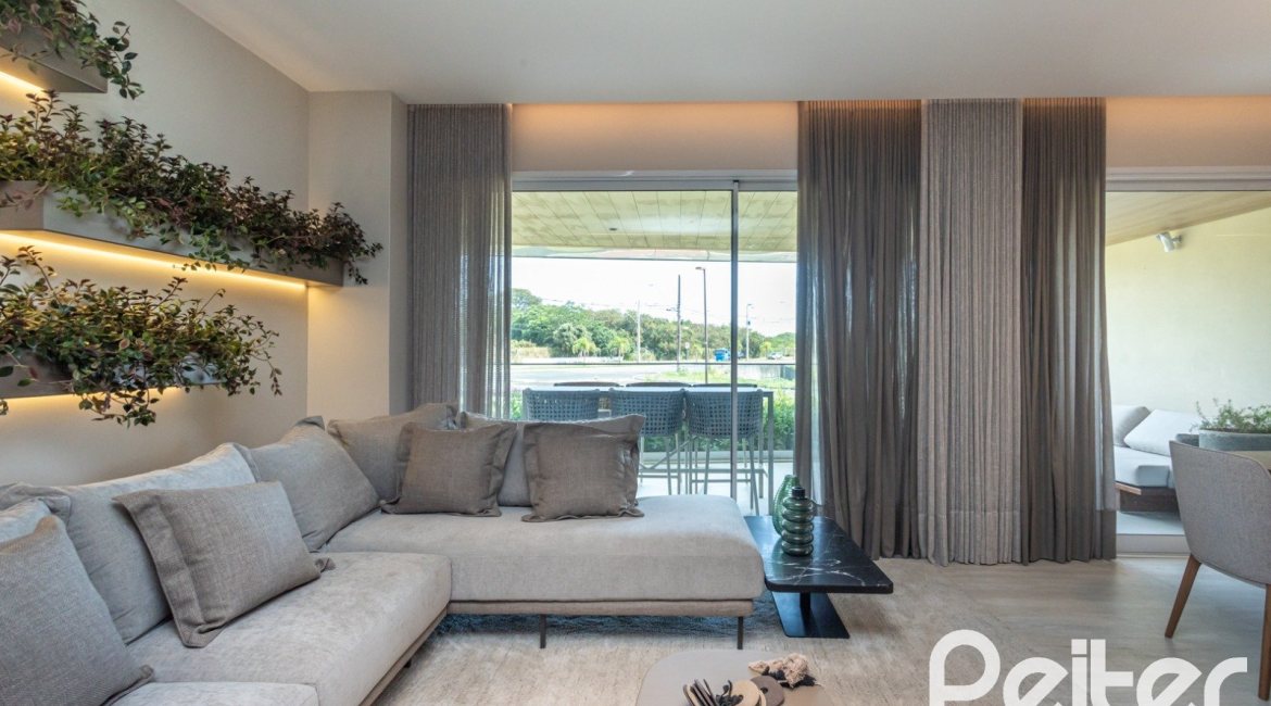 Apartamento à venda com 176m², 4 dormitórios, 4 suítes, 3 vagas, no bairro Golden Lake em Porto Alegre
