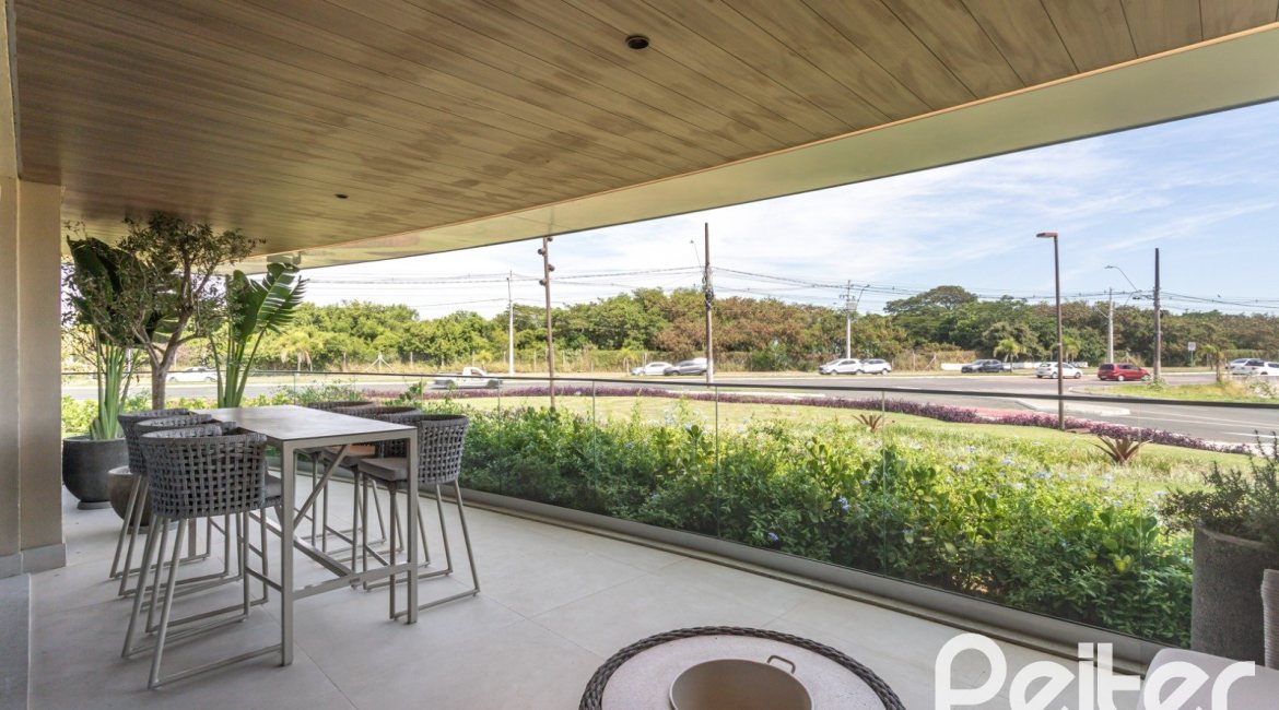 Apartamento à venda com 176m², 4 dormitórios, 4 suítes, 3 vagas, no bairro Golden Lake em Porto Alegre