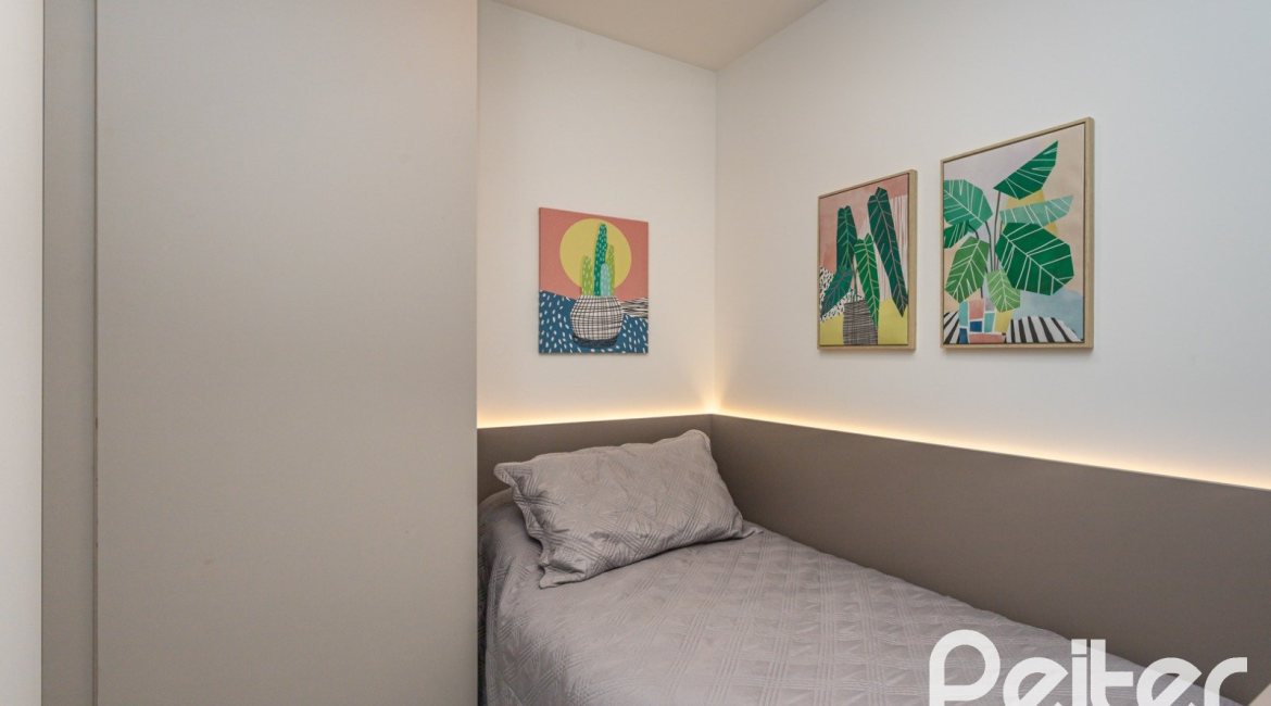 Apartamento à venda com 176m², 4 dormitórios, 4 suítes, 3 vagas, no bairro Golden Lake em Porto Alegre