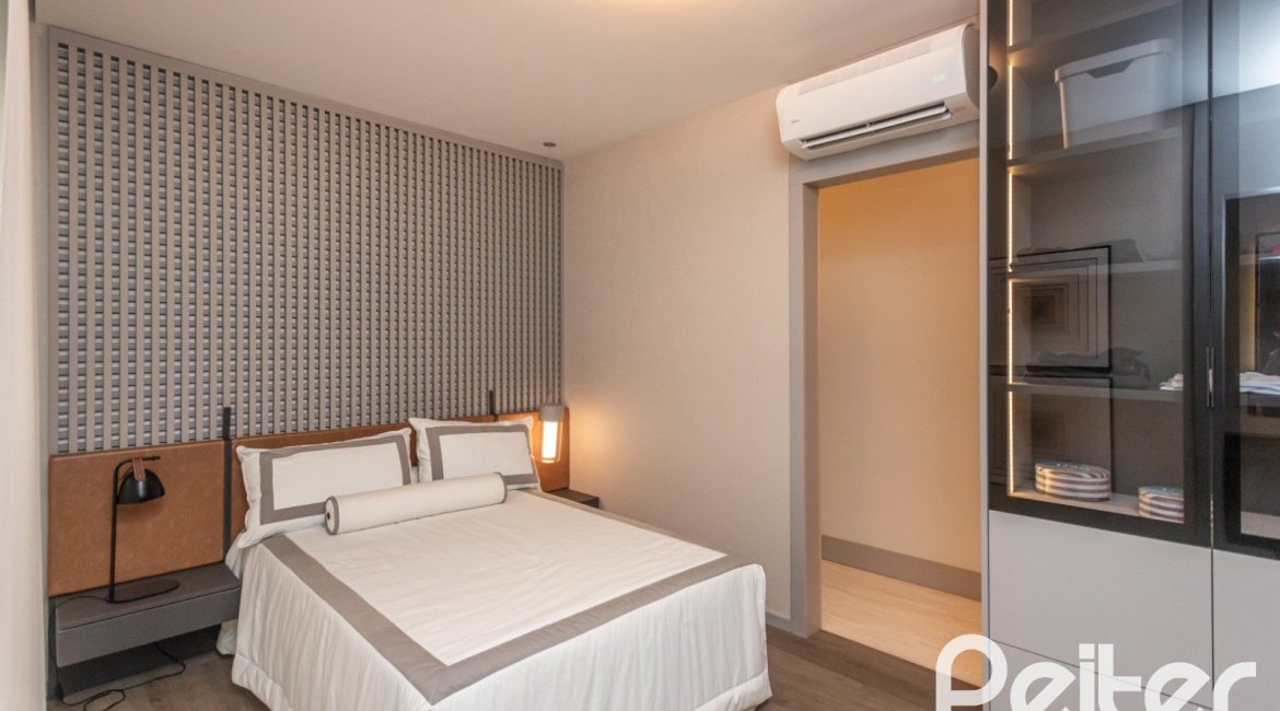 Apartamento à venda com 176m², 4 dormitórios, 4 suítes, 3 vagas, no bairro Golden Lake em Porto Alegre
