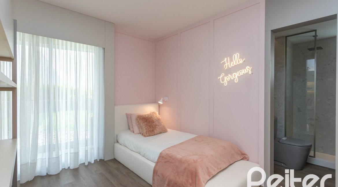 Apartamento à venda com 176m², 4 dormitórios, 4 suítes, 3 vagas, no bairro Golden Lake em Porto Alegre