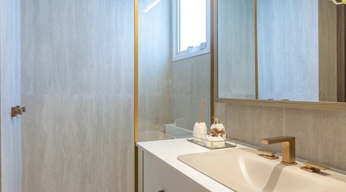 Apartamento à venda com 176m², 4 dormitórios, 4 suítes, 3 vagas, no bairro Golden Lake em Porto Alegre