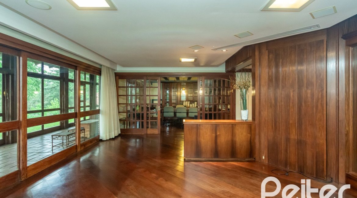 Casa em Condomínio à venda com 900m², 5 dormitórios, 5 suítes, 10 vagas, no bairro Cavalhada em PORTO ALEGRE